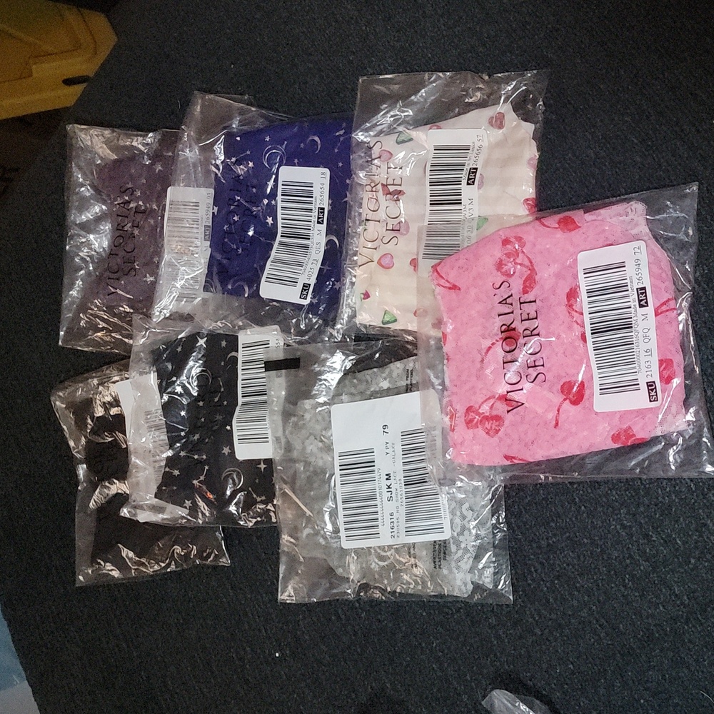 Lot of 7 Victoria Secret Panties. Assorted style and color. Med